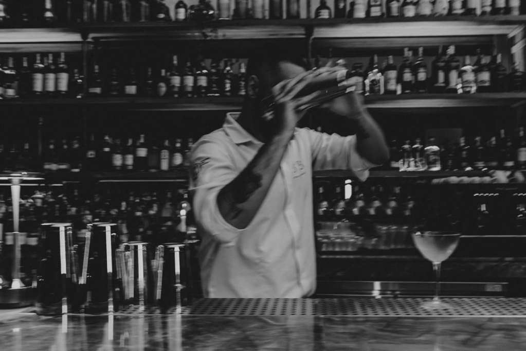 Bartman experto en coctelería El Zarzo Bar